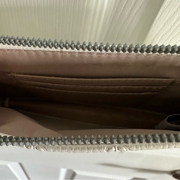 Nine West White Crossbody Wallet Handbag Clutch - Picture 3 of 3